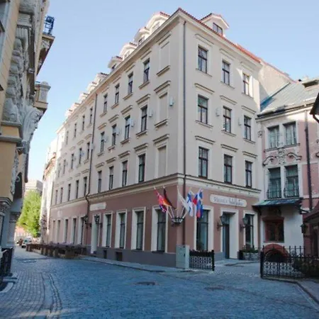Boutique Justus Hotel 4*